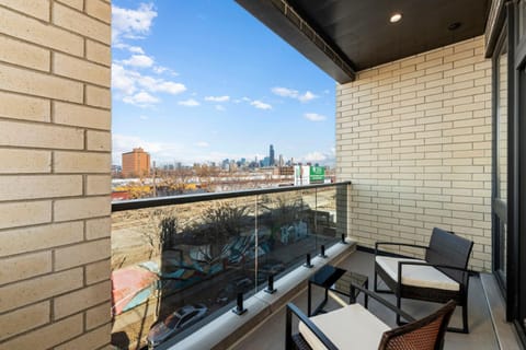 Designer 3bed 2bath New Apt w Ample Hangout Space Condominio in Lower West Side