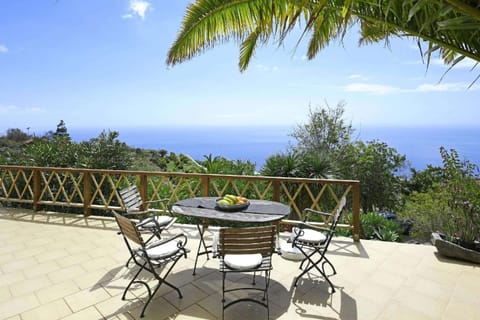 Ferienhaus mit Privatpool für 6 Personen ca 180 m in Tijarafe, La Palma Westküste von La Palma Haus in La Palma
