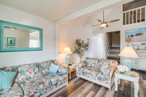 Hatteras Island Hideaway Waterfront, Canal Access House in Frisco