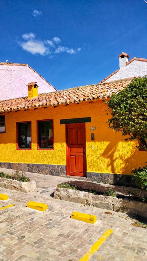 Casa Mostaza Pueblito Boyacense House in Duitama