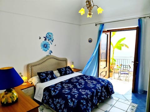 Bed, Solarium, View (from property/room), Balcony/Terrace, Photo of the whole room, Bedroom, Garden view, Sea view, furniture, heating, towels, wardrobe, air conditioner