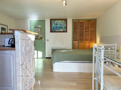 Studio 2 couchages avec jardin à Bormes-les-Mimosas - FR-1-251-583 Apartment in Le Lavandou