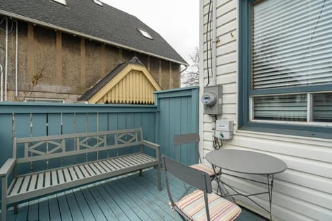Charming Townhouse, Historic Hydrostone Haus in Dartmouth