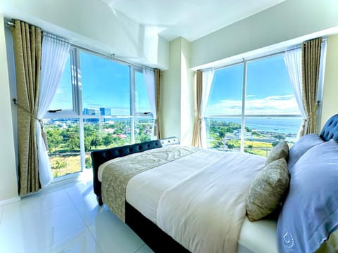 Oceanview Deluxe 1BR Suite La Mirada Condo in Lapu-Lapu City