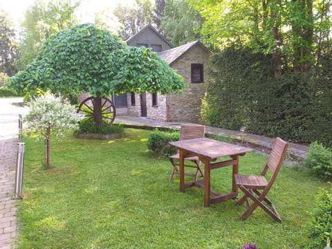 Le Clos Arboré (Gîte) House in Wallonia, Belgium