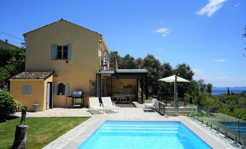 Property building, Pool view, Sea view