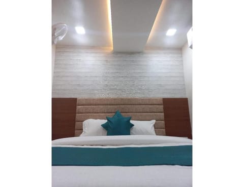Hotel Rowton, Makarpura, Vadodara Vacation rental in Vadodara