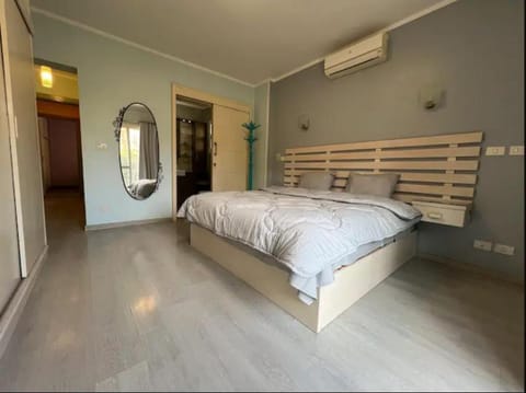 Bed, Photo of the whole room, Bedroom, wardrobe, air conditioner