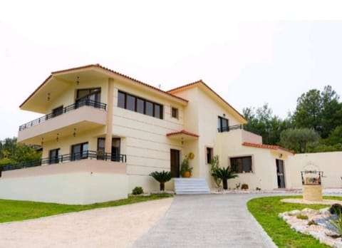 Property building, Day, Garden, Garden view