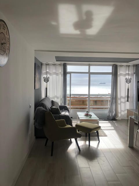 apartamento maravilloso en primera linea de la playa Condo in Alicante