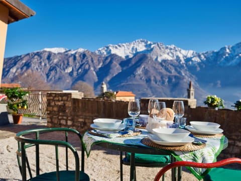 Patio, Dining area, Mountain view