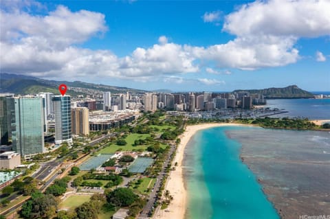 Moana Luxury Residence Villa in Honolulu