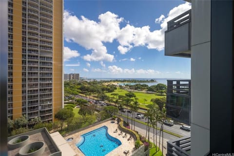 Moana Luxury Residence Villa in Honolulu