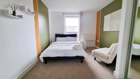 Stunning Ground Floor Apartment for Business & Leisure Stays in RG2 - Sleeps up to 6! Wohnung in Reading