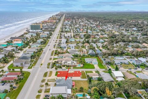 Big Beach House STEPS to Ocean, Pool Table, Ping-Pong and Fenced Private Yard! House in New Smyrna Beach