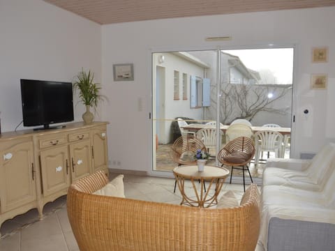 Maison bord de mer pour 9 pers. avec terrasse, BBQ, WiFi - à 300m de la plage, tout confort - FR-1-323-501 House in Saint-Jean-de-Monts