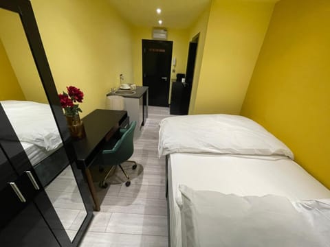 Letzi Private En-Suite In Harrow Übernachtung mit Frühstück in Pinner