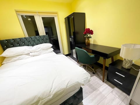 Letzi Private En-Suite In Harrow Übernachtung mit Frühstück in Pinner