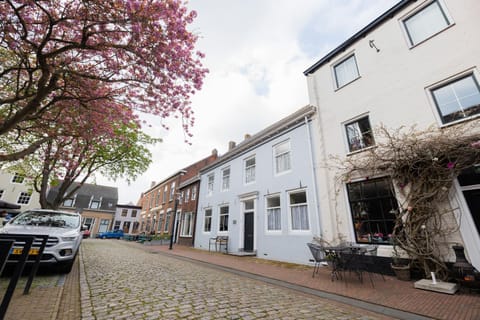 Day, Street view, Location, Parking