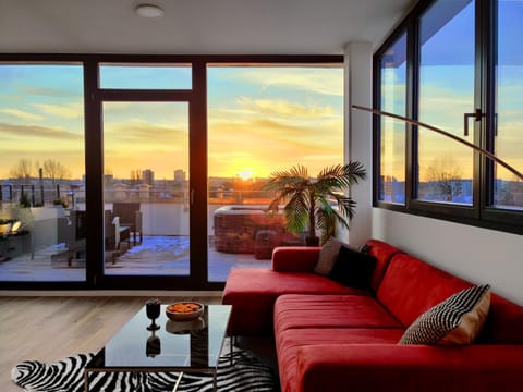 View (from property/room), Balcony/Terrace, Living room, Seating area, Sunset