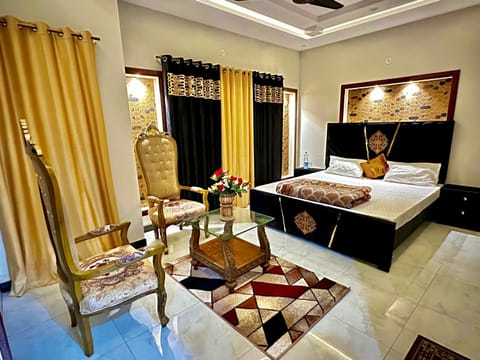 Photo of the whole room, Decorative detail, Bedroom, City view, Street view, group of guests, Family, dishwasher, flat iron, furniture, hair dryier, internet, microwave, room service, VIP, wardrobe, dryer, air conditioner