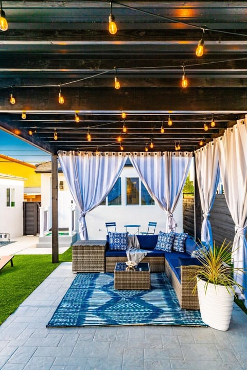 Modern Beach Haven Newly Remodeled Haus in Pacific Beach