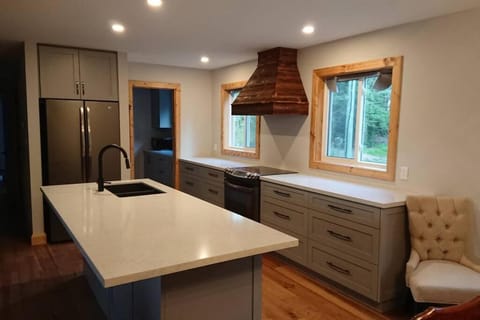 Luxury Cottage in South Parry Sound Chalet in Seguin