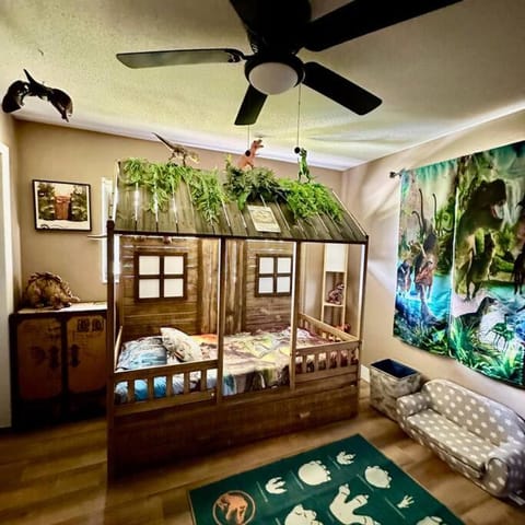 Polynesian Tiki w/Jurassic Room Casa in Ocala