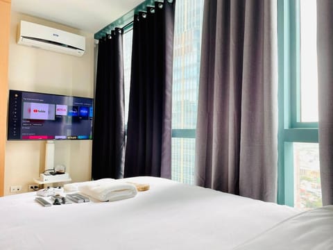 Bed, TV and multimedia, Photo of the whole room, Bedroom, air conditioner