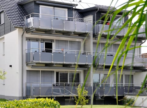 Balcony/Terrace, Location