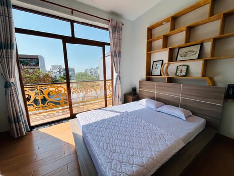 Bed, View (from property/room), Balcony/Terrace, Bedroom