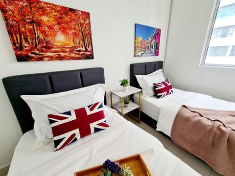 7 Guest Chill 3 Room Koi Kinrara Suite, IOI Puchong, Bukit Jalil Pavilion, Bukit Jalil Stadium, Sunway Pyramid, Sunway Lagoon Apartment in Petaling Jaya