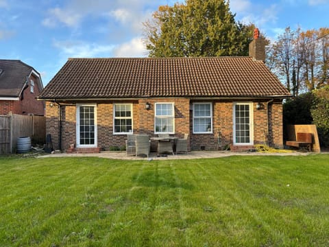 Property building, Day, Natural landscape, Garden, Garden view