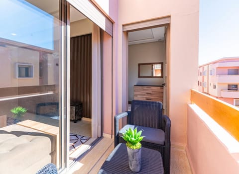Élégance et Confort 2 chambres, Piscine Familiale Condo in Marrakesh
