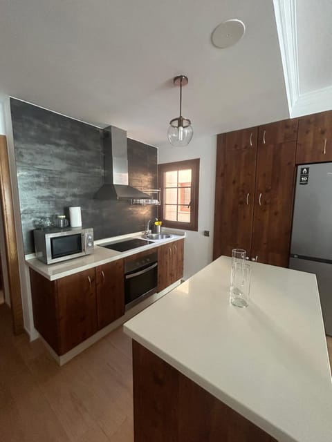 Kitchen or kitchenette, minibar, pet friendly, stove