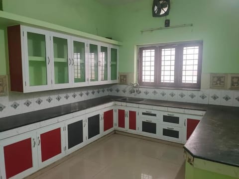 Udaya guest house Villa in Vypin