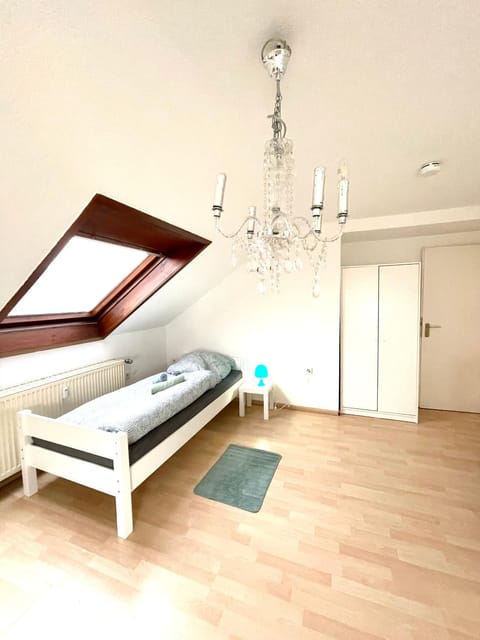 Ferienwohnung für 5 Personen, gemütlich und möbliert Apartment in Nuremberg