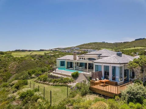 Super Beachfront views- Executive Villa - 6 bedrooms House in Knysna