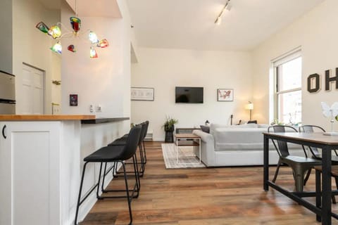 Cle Downtown Fun-Work, Play, Relax Airjet Retreat Wohnung in Ohio City