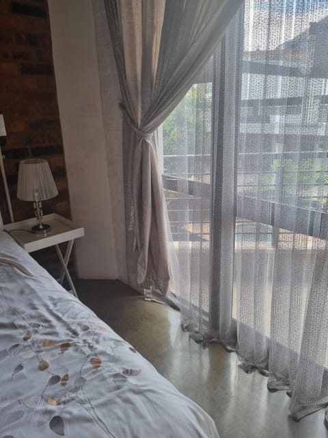 Dimpho House in Vibey Maboneng Precinct Bed and Breakfast in Johannesburg