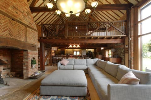 Barn conversion, Henley-on-Thames House in Wycombe District