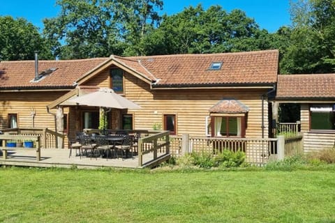 Property building, Summer, Garden