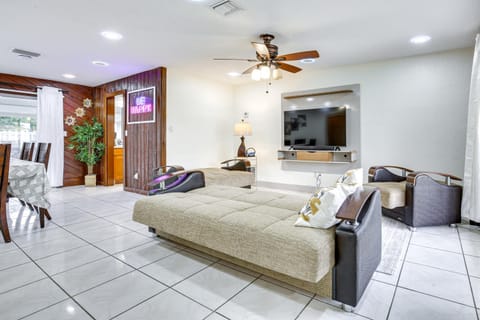 Sunrise Getaway with Private Pool 10 Mi to Beach! House in Lauderhill