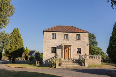 Guest Homes - Longscroft Manor House in Trowbridge