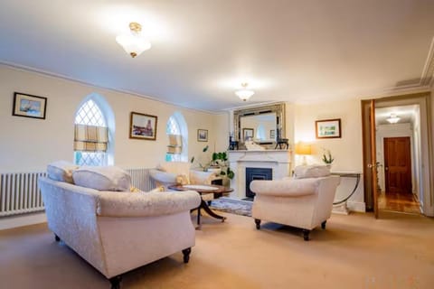 Guest Homes - Longscroft Manor Casa in Trowbridge