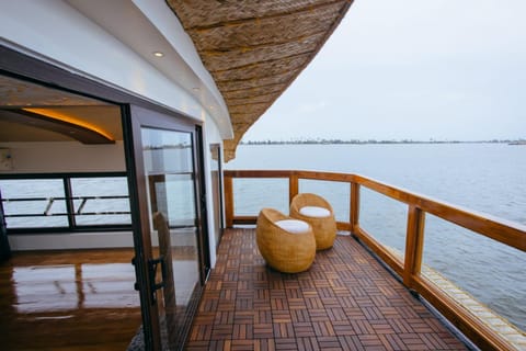 Luxury Houseboat Angelegtes Boot in Alappuzha