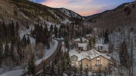Navigator Lodge House in Beaver Creek