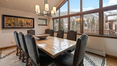 Navigator Lodge House in Beaver Creek