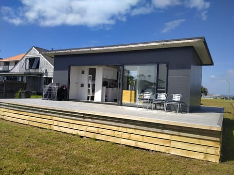 Seascape Peninsula Bach House in Northland