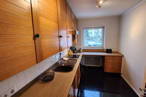 Kitchen or kitchenette, pet friendly, stove